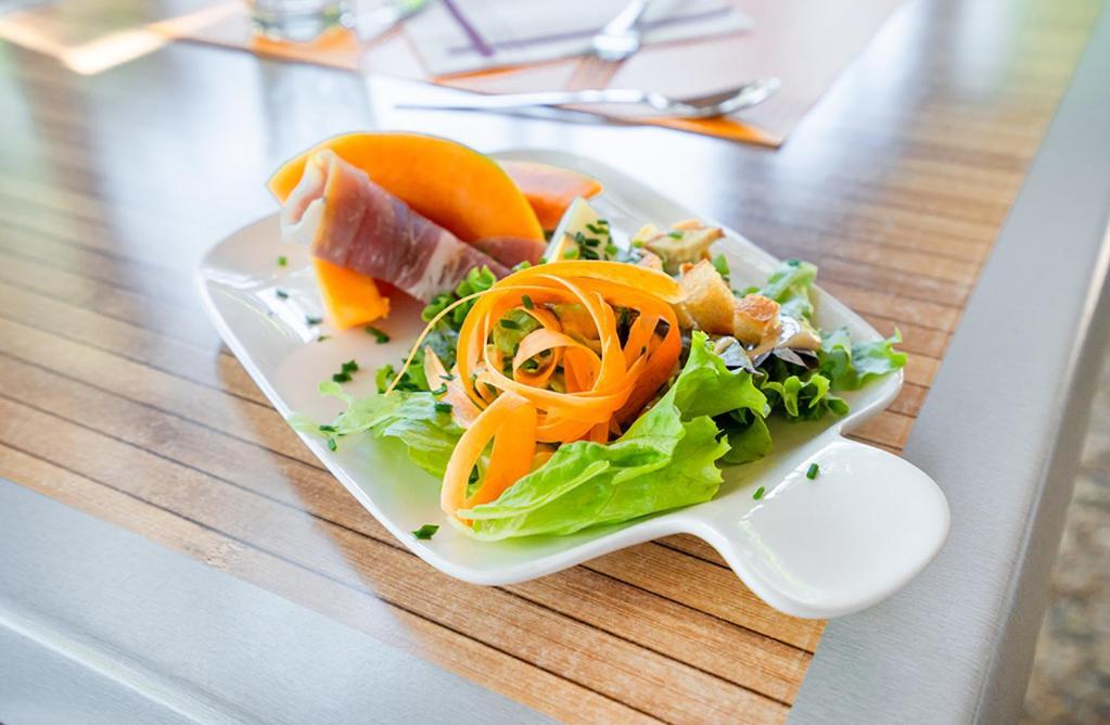 Logis Hotel- Hotel Restaurant Le Rialto Le Sequestre Ngoại thất bức ảnh