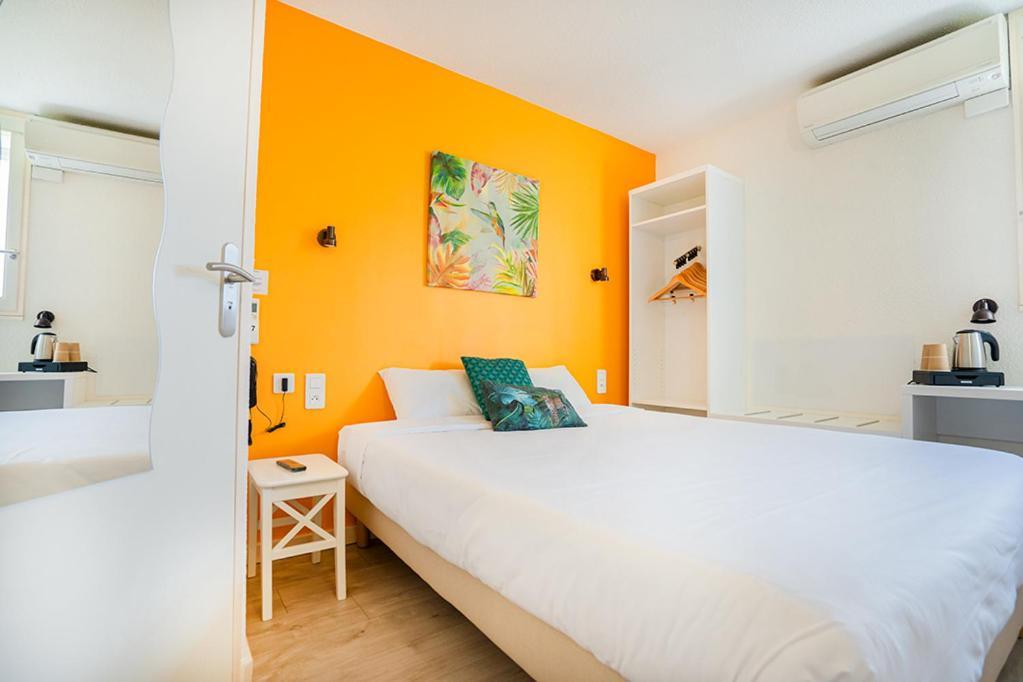 Logis Hotel- Hotel Restaurant Le Rialto Le Sequestre Ngoại thất bức ảnh