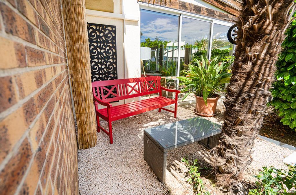Logis Hotel- Hotel Restaurant Le Rialto Le Sequestre Ngoại thất bức ảnh