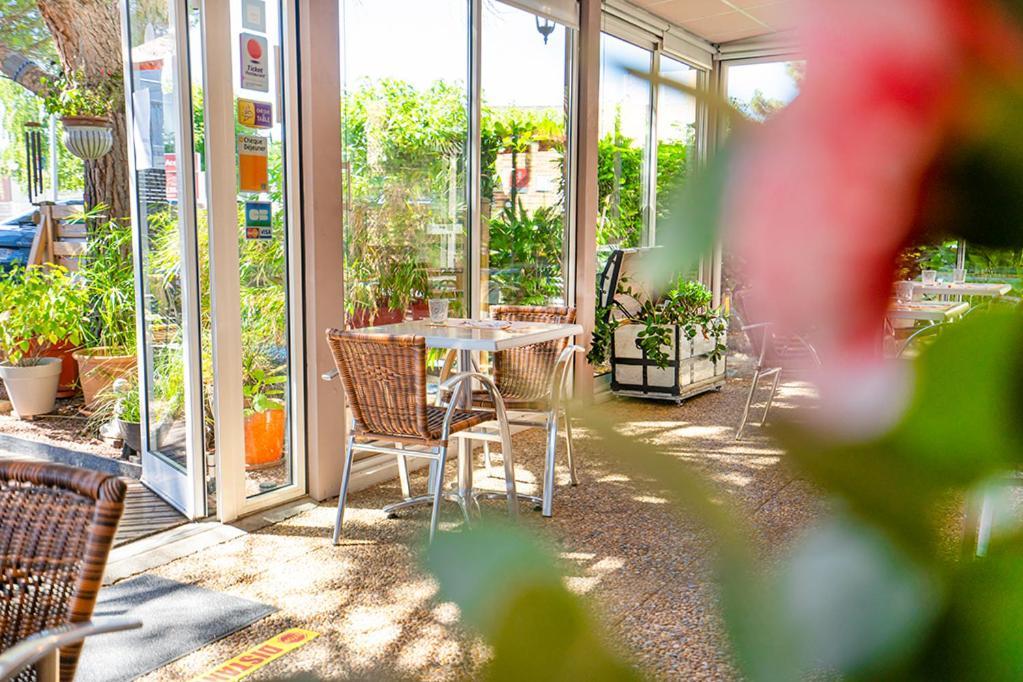 Logis Hotel- Hotel Restaurant Le Rialto Le Sequestre Ngoại thất bức ảnh