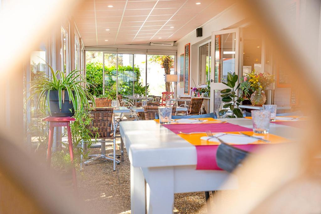 Logis Hotel- Hotel Restaurant Le Rialto Le Sequestre Ngoại thất bức ảnh