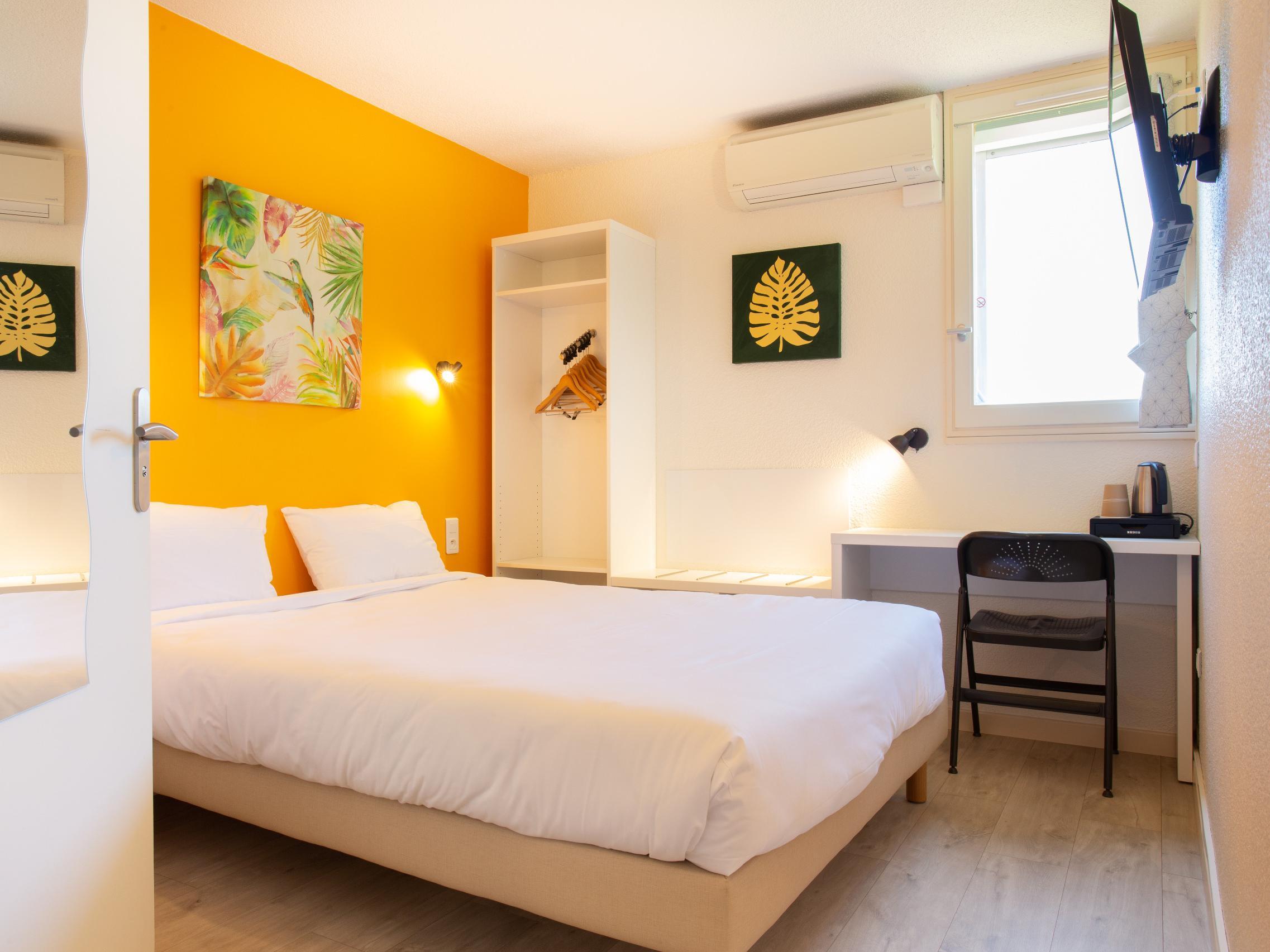 Logis Hotel- Hotel Restaurant Le Rialto Le Sequestre Ngoại thất bức ảnh