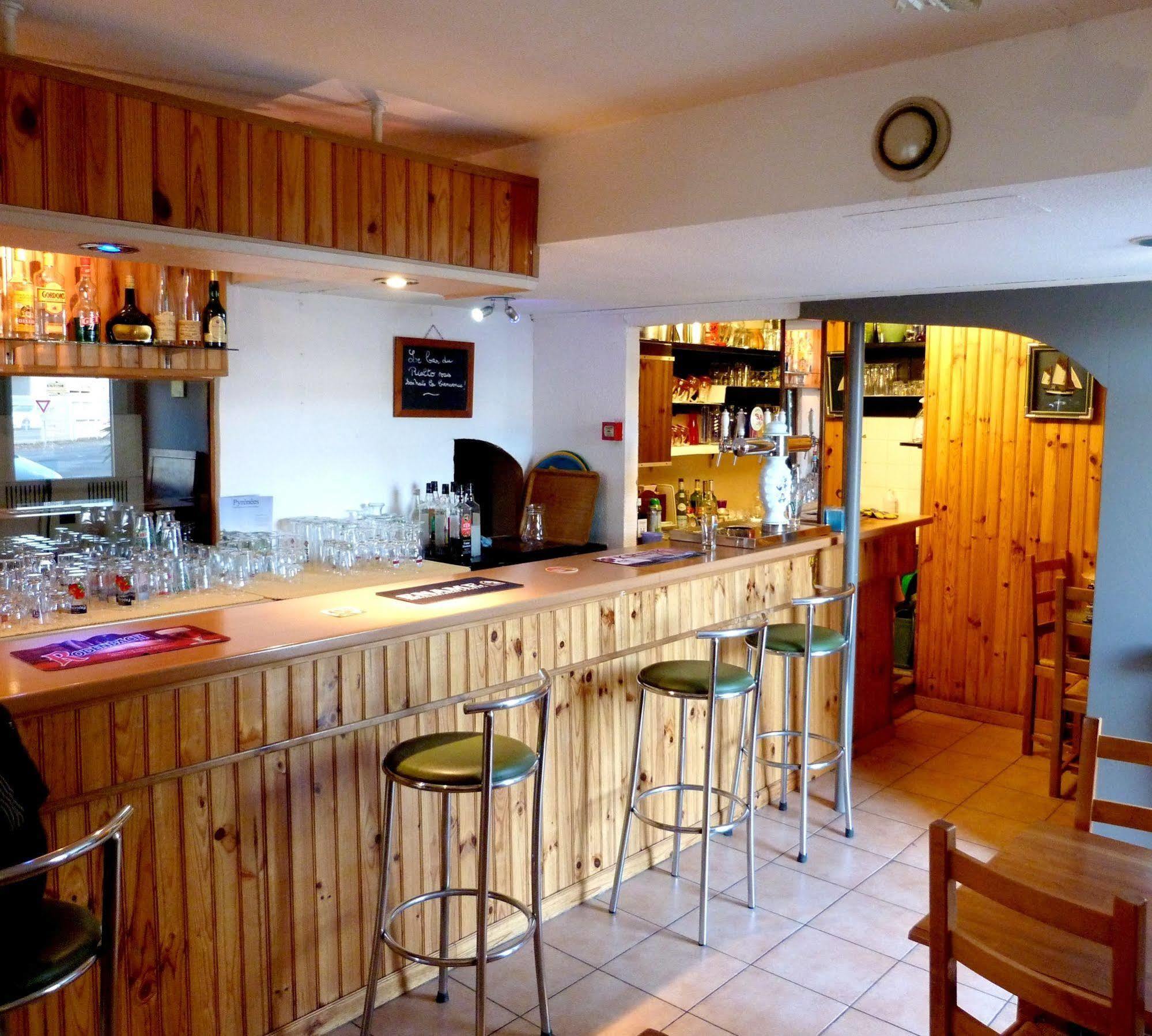 Logis Hotel- Hotel Restaurant Le Rialto Le Sequestre Ngoại thất bức ảnh