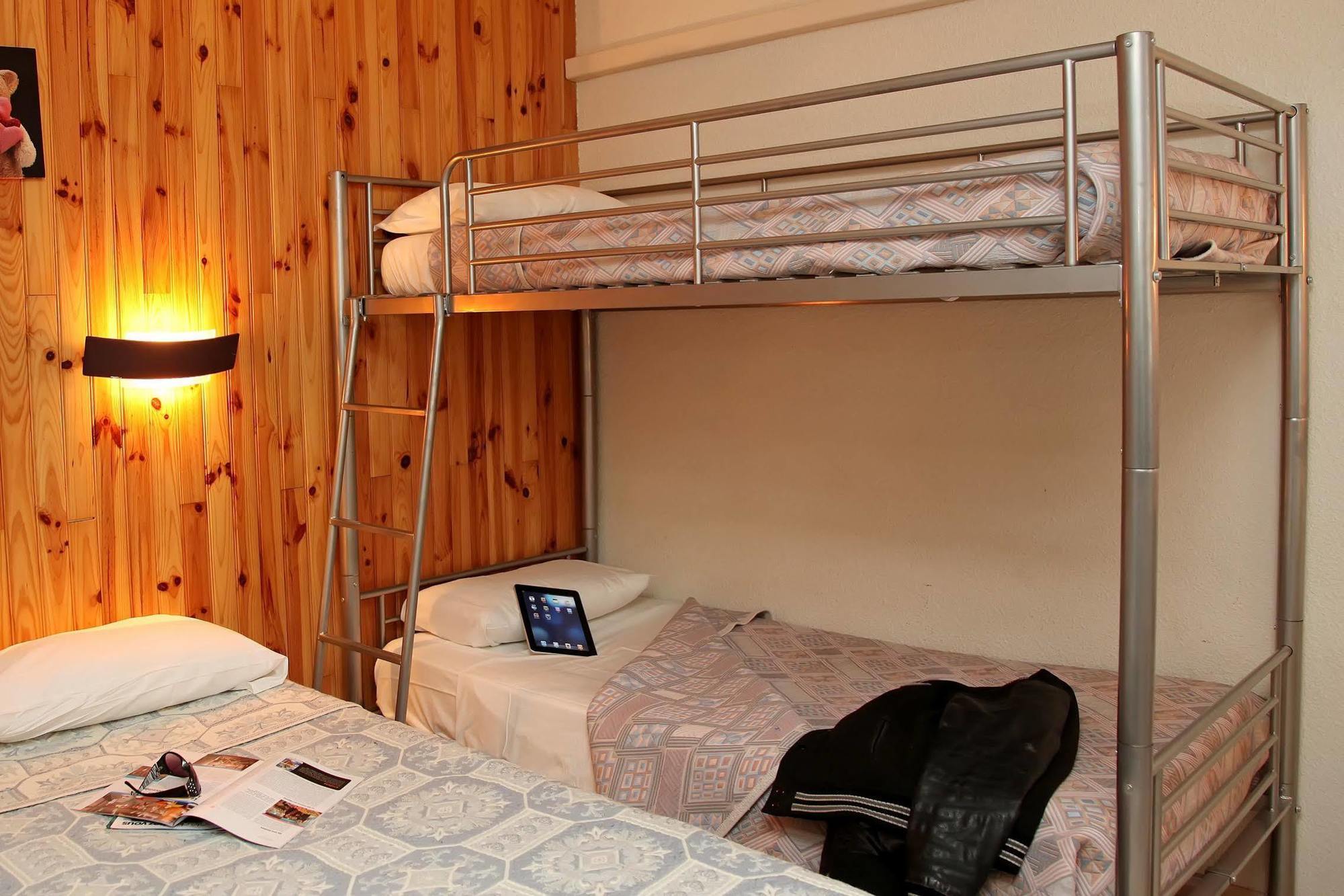 Logis Hotel- Hotel Restaurant Le Rialto Le Sequestre Ngoại thất bức ảnh