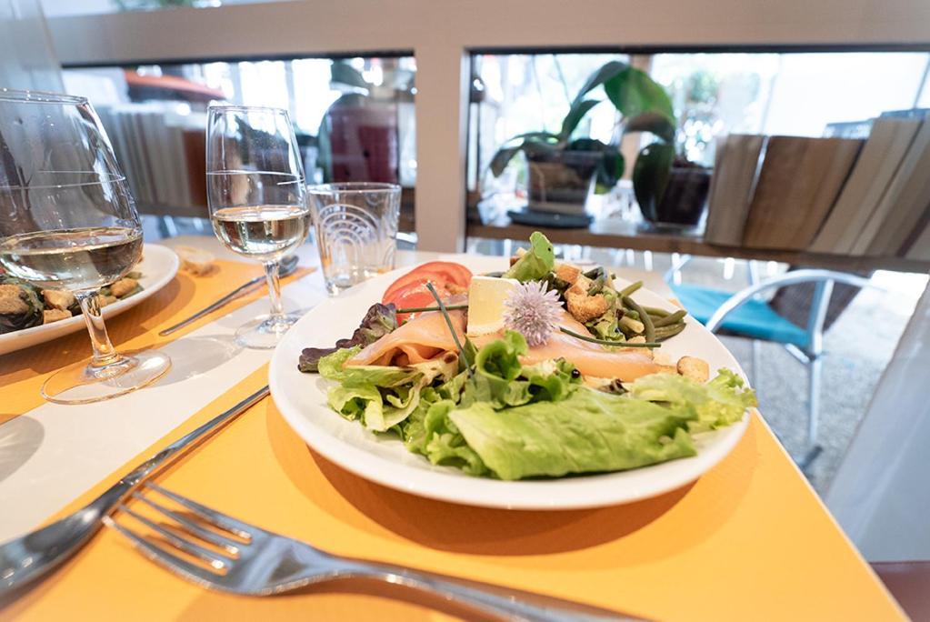 Logis Hotel- Hotel Restaurant Le Rialto Le Sequestre Ngoại thất bức ảnh